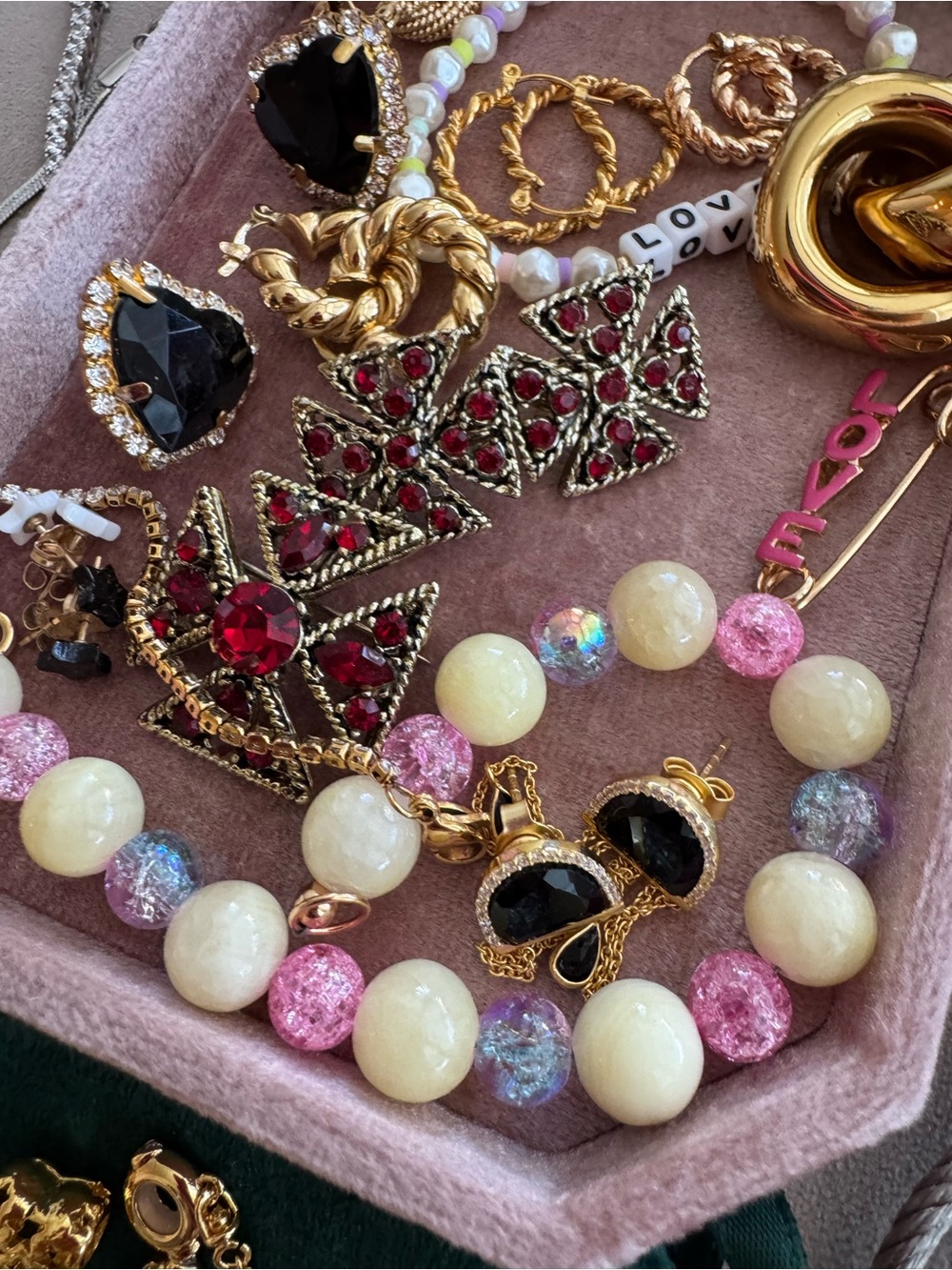 Jewelry LOT: Closet Clean Out - Picture 8 of 14